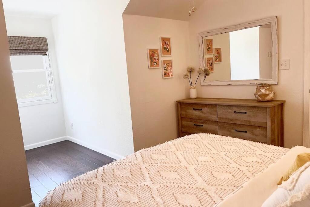 Lakeview Bungalow-Access To Lake, Pool, Gym, &Park Lago Vista Exteriör bild