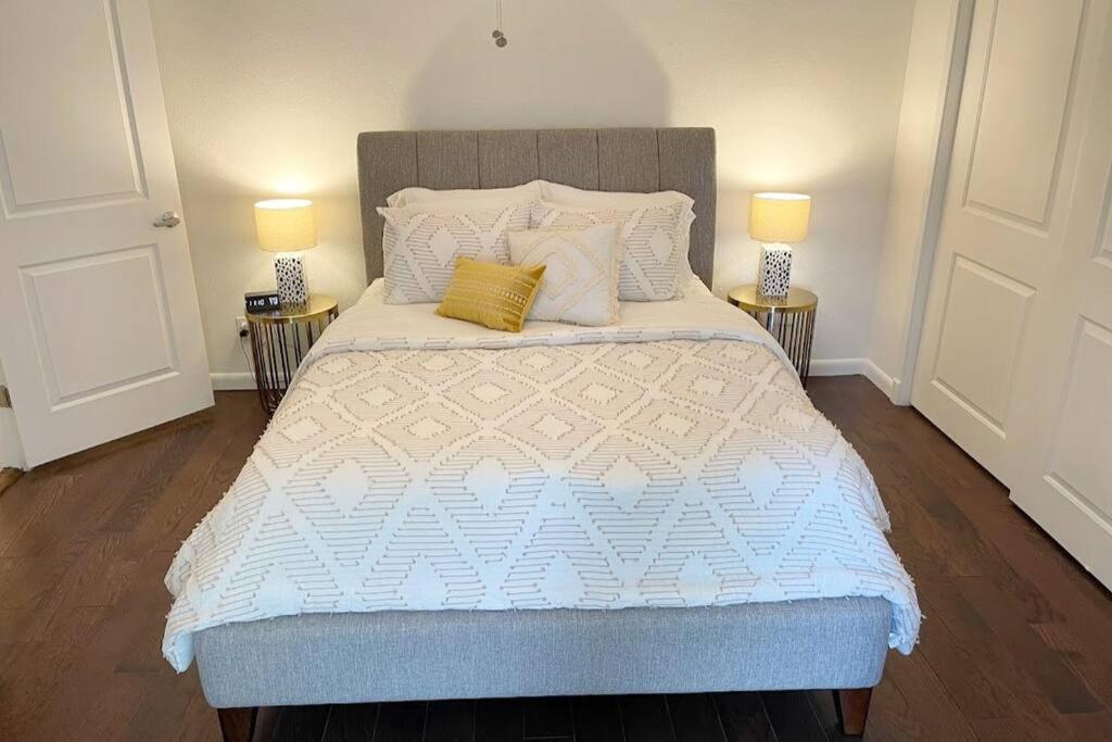 Lakeview Bungalow-Access To Lake, Pool, Gym, &Park Lago Vista Exteriör bild