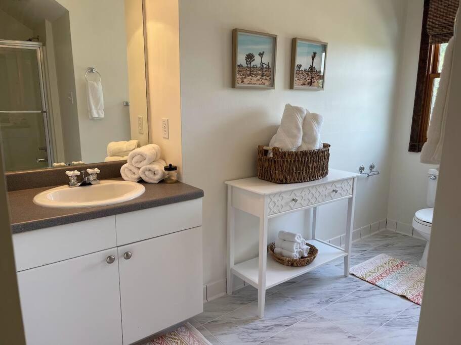 Lakeview Bungalow-Access To Lake, Pool, Gym, &Park Lago Vista Exteriör bild